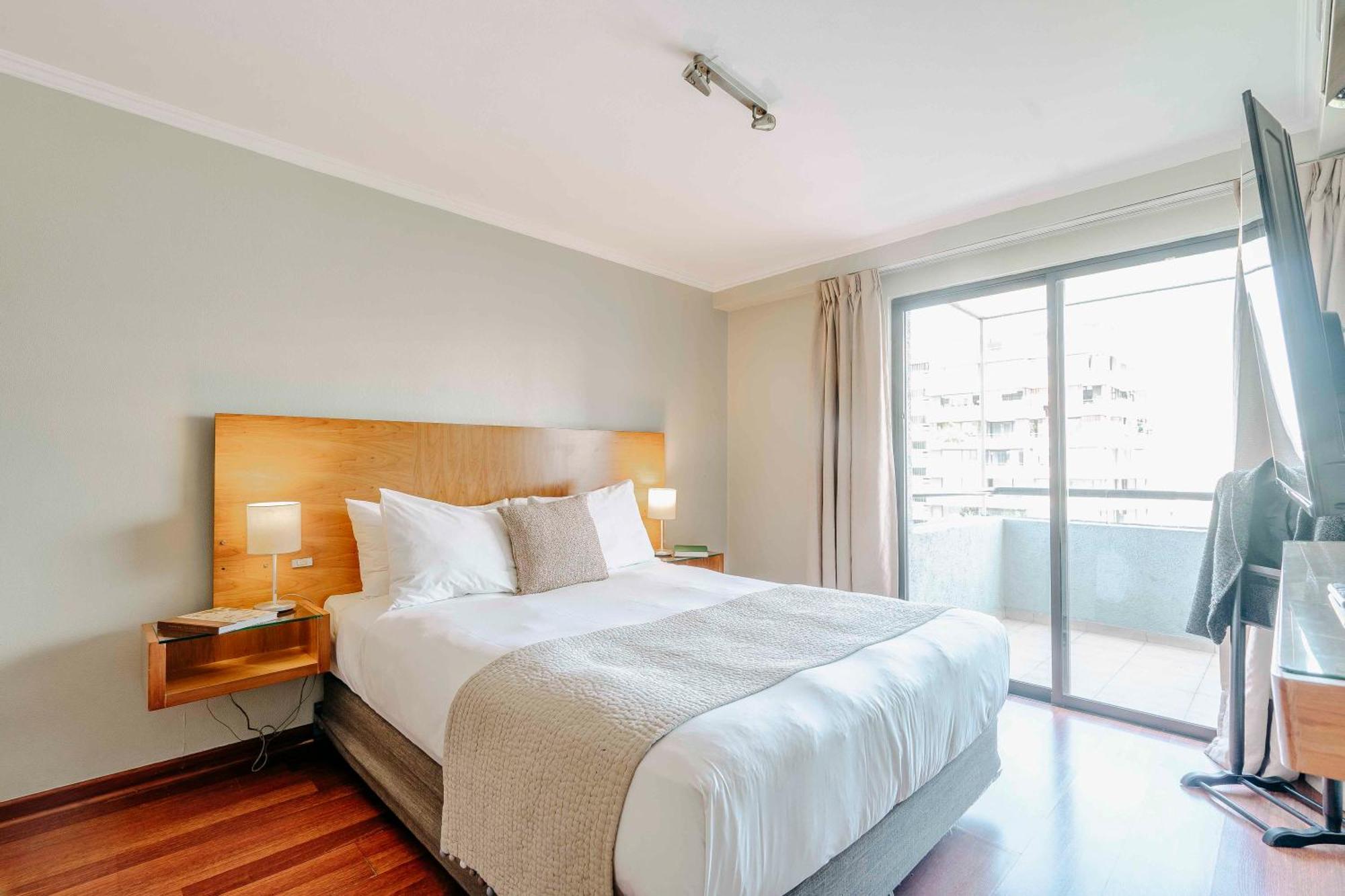 Apartahotel Time - Essential Santiago de Chile